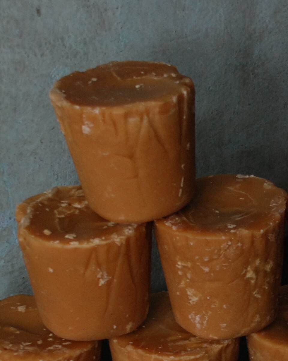 Coconut Jaggery (Pol Hakuru)
